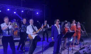 Ladies and Gentleman… THE BOSS joined us on stage tonight, the man who made all this possible, the one and only Andrea Morrelli with Midnight Hour!
